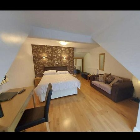 The Countryman Inn Llantrisant  Extérieur photo