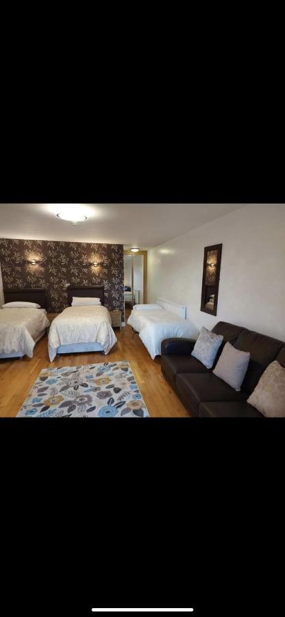 The Countryman Inn Llantrisant  Extérieur photo